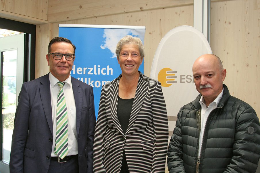 Walter Wirth (CEO AEK), Barbara Schwickert (Conseillère municipale), Heinz Binggeli (Directeur ESB)