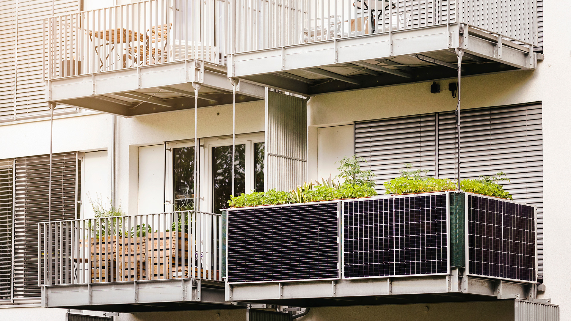 Plug n Play Photovoltaikanlage auf einem Balkon